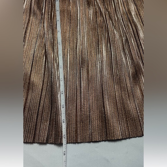 House of Harlow 1960 x REVOLVE Flint Pleated Mini Skirt in Rose Gold Sz M^ - Picture 3 of 4